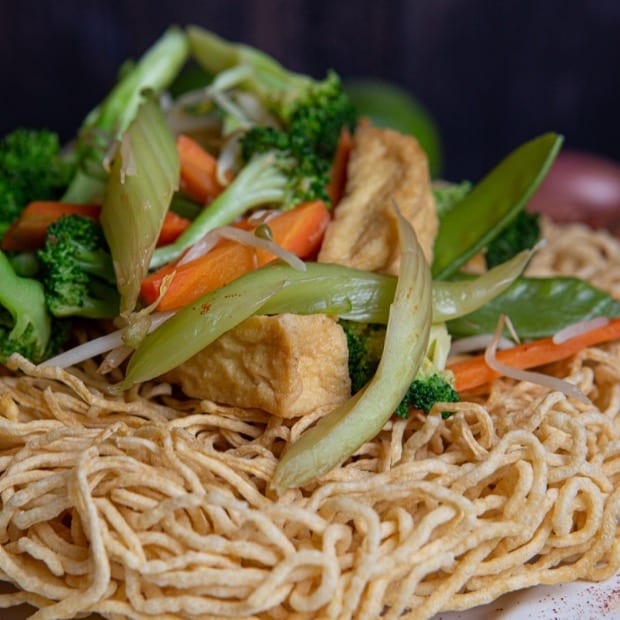 Vegetable Chow Mein (Mi Xao Don Chay).