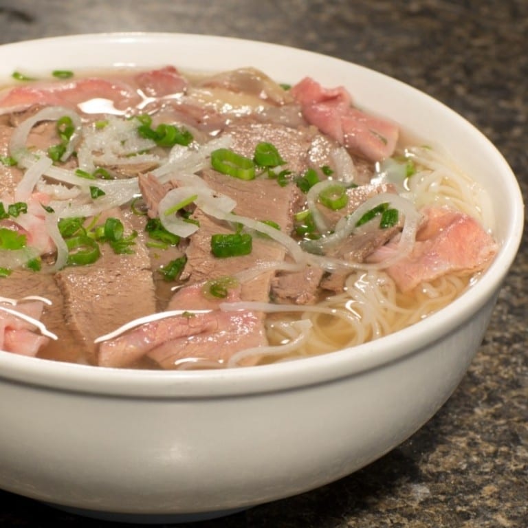 Pho Rare Steak & Brisket (Tai Chin).