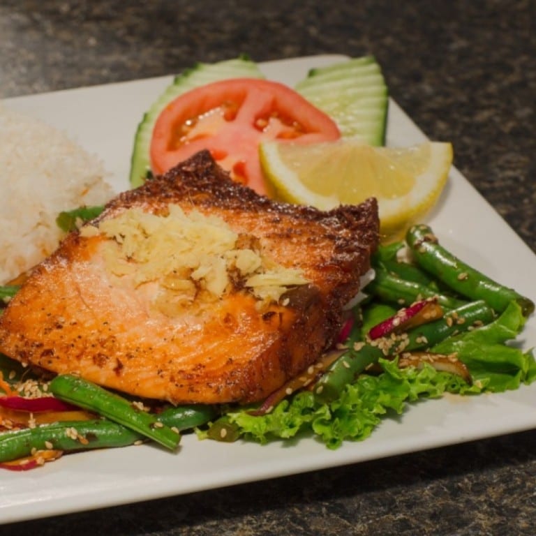 Salmon with Radish (Ca Salmon Gung).