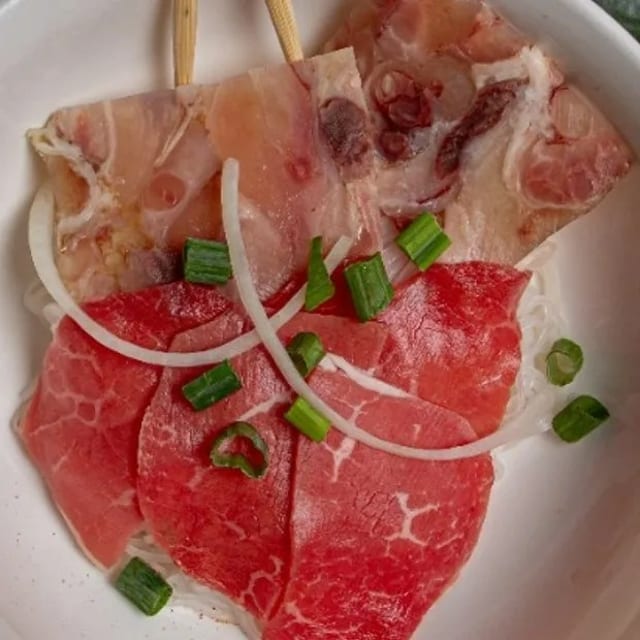 Pho Rare Steak & Tendon (Pho Tai Gan).