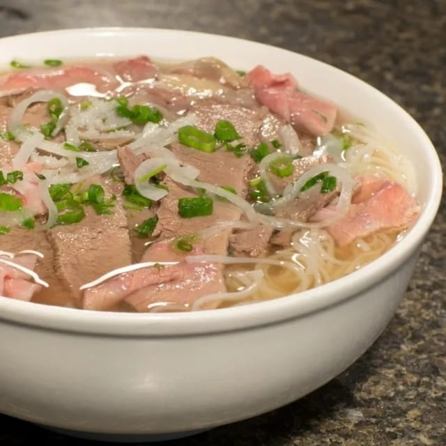 Pho Rare Steak & Brisket (Tai Chin).