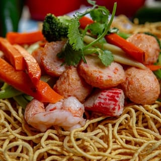 Seafood & Vegetables (Mi Xao Don Do Bien)