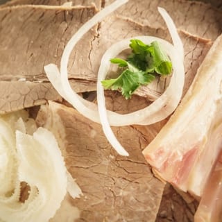 Pho Chin Nam Gau Gan Sach