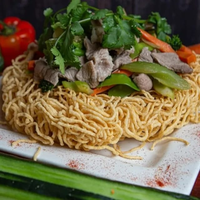 Beef or Pork with Vegetables Chow Mein (Mi Xao Don Bo Hoac Heo).